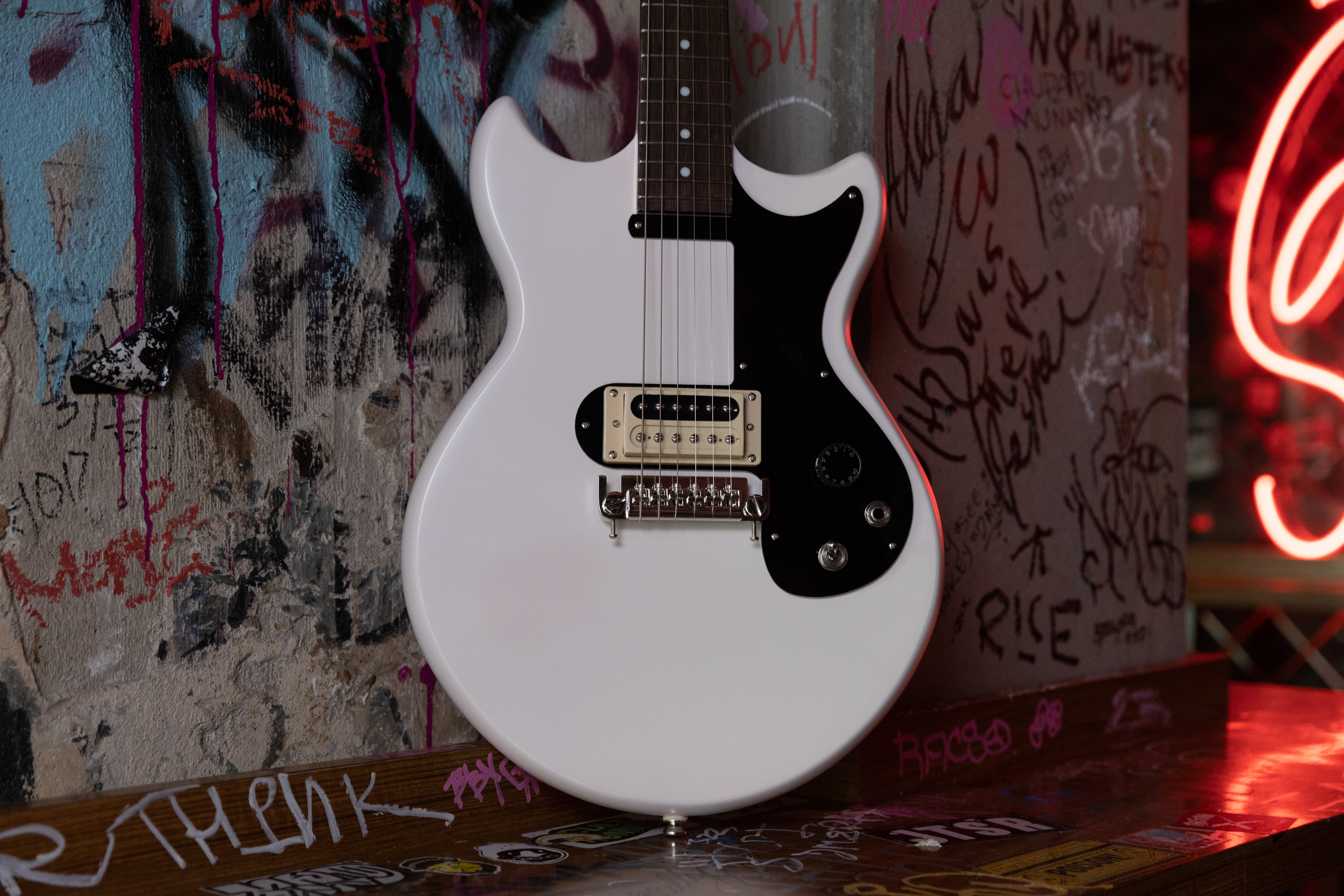 Nowa gitara Epiphone z sygnaturą Joan Jett już u nas!