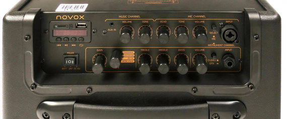 ZESTAW wzmacniacz Novox nPLAY + PEAVEY PV MSP-1 mikrofon kabel statyw etui