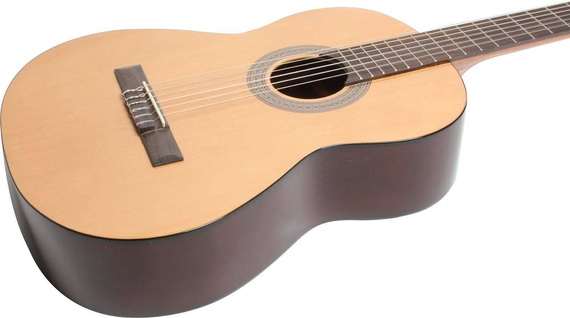 Admira Sara gitara klasyczna