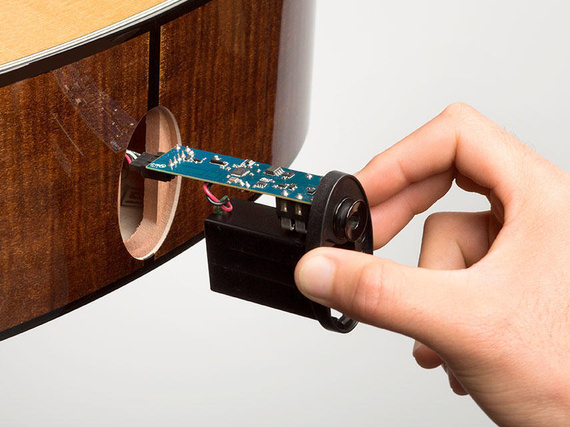 Taylor Sense Battery Box – kontroler wilgotności do gitary