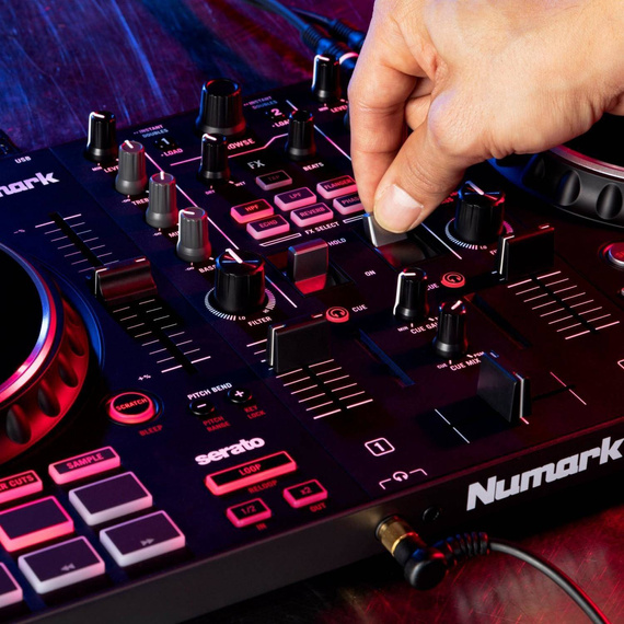 Numark Mixtrack Pro FX